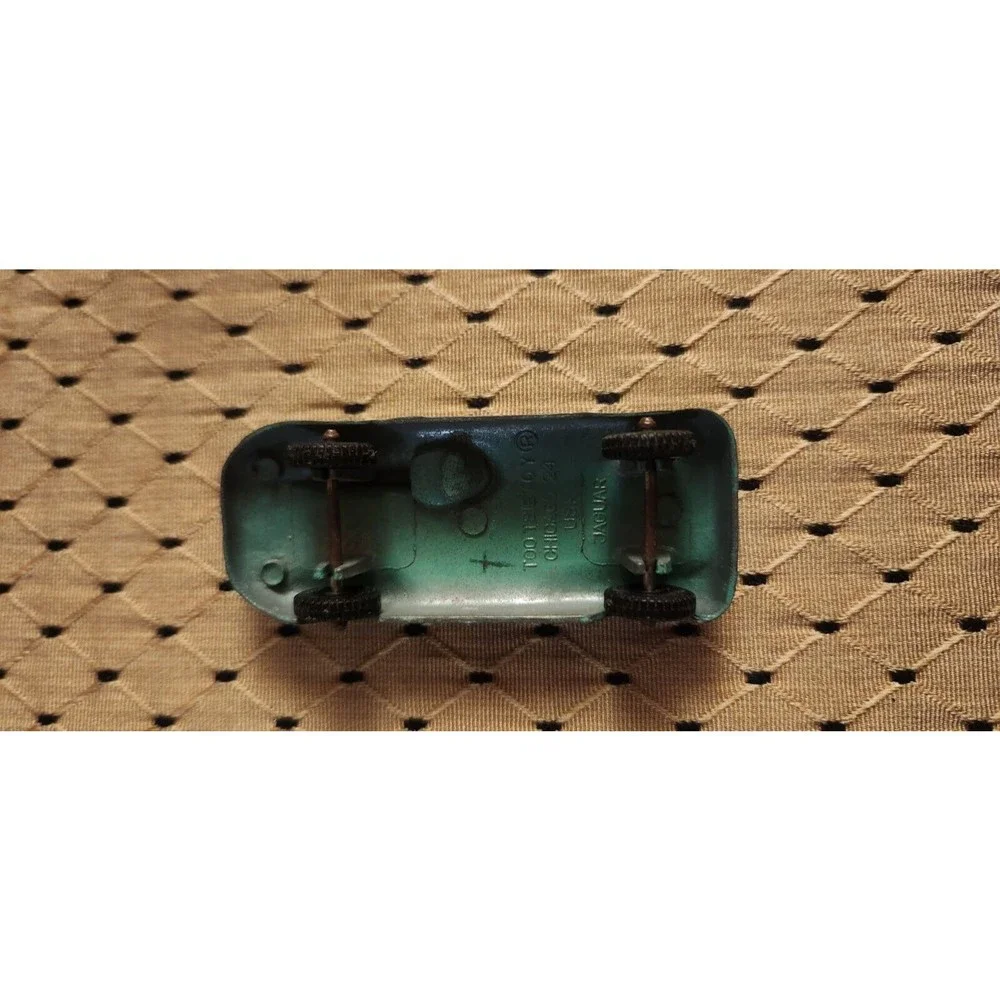 VINTAGE TOOTSIETOY JAGUAR RACER DIECAST CAR CHICAGO 24 USA
